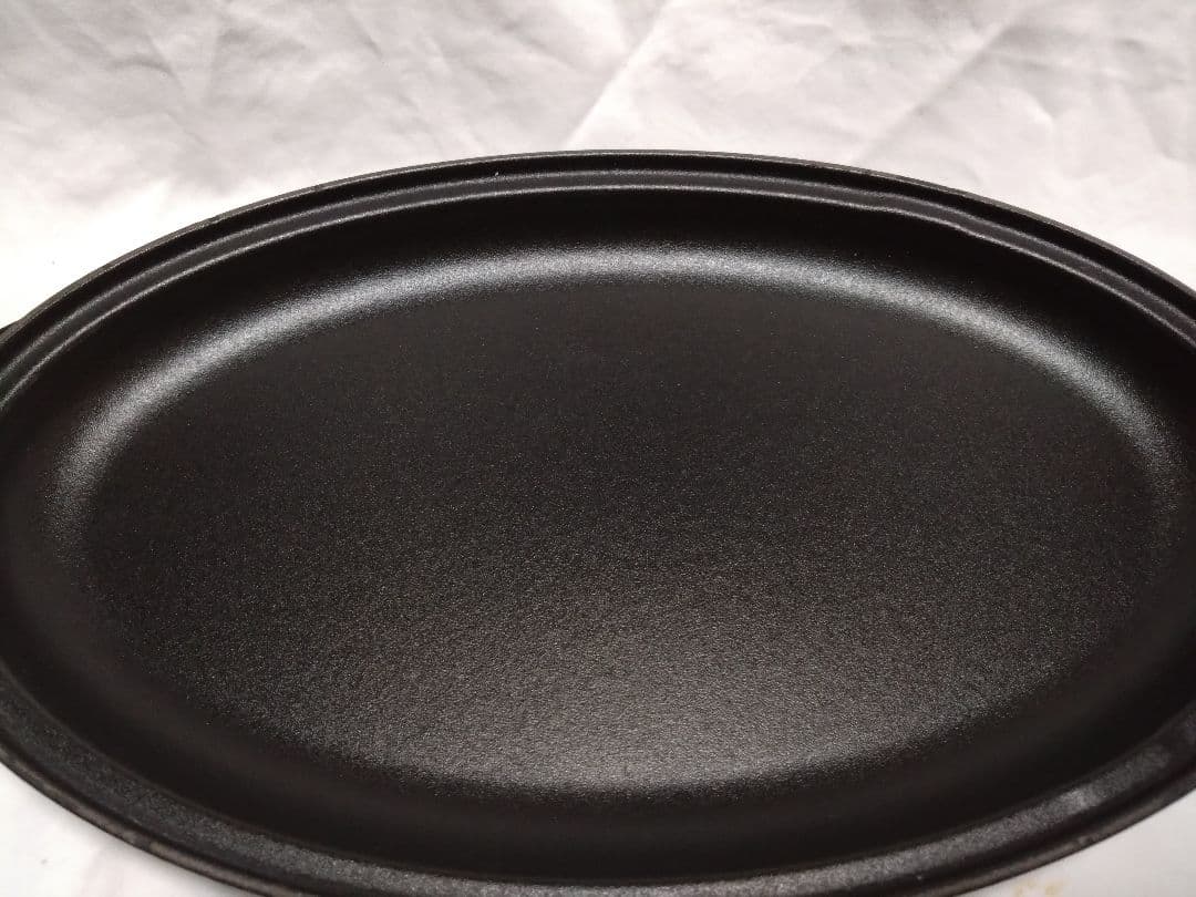 staub 　シャローオーバルホットプレート