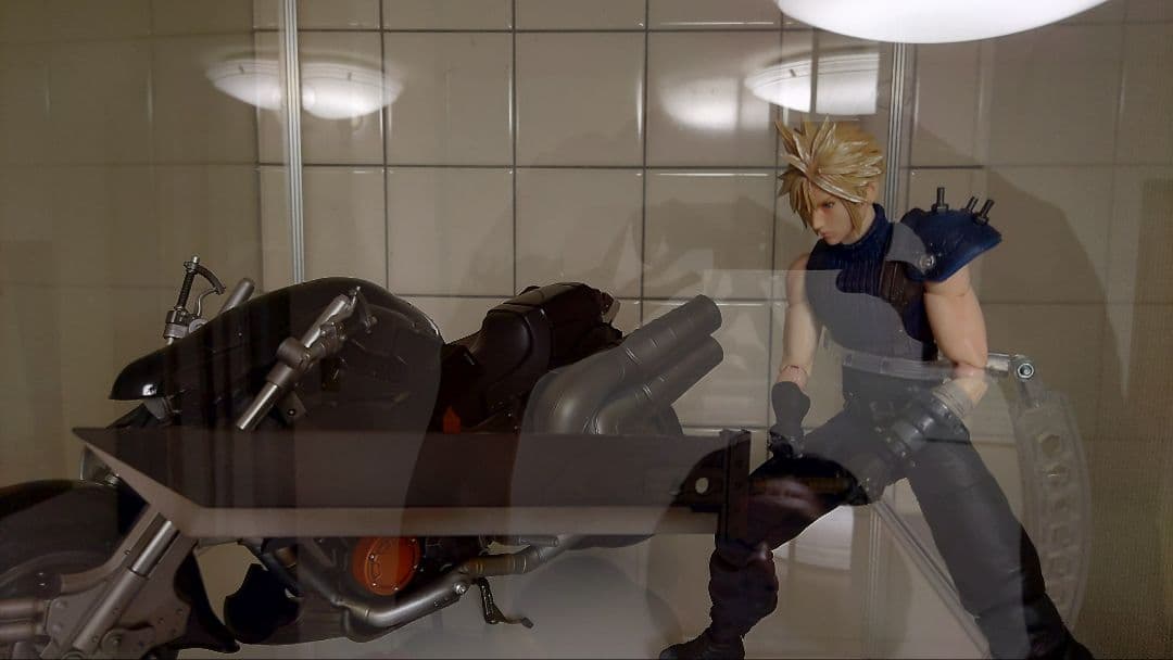 FINAL FANTASY VII REMAKE クラウド＆バイク フィギュア