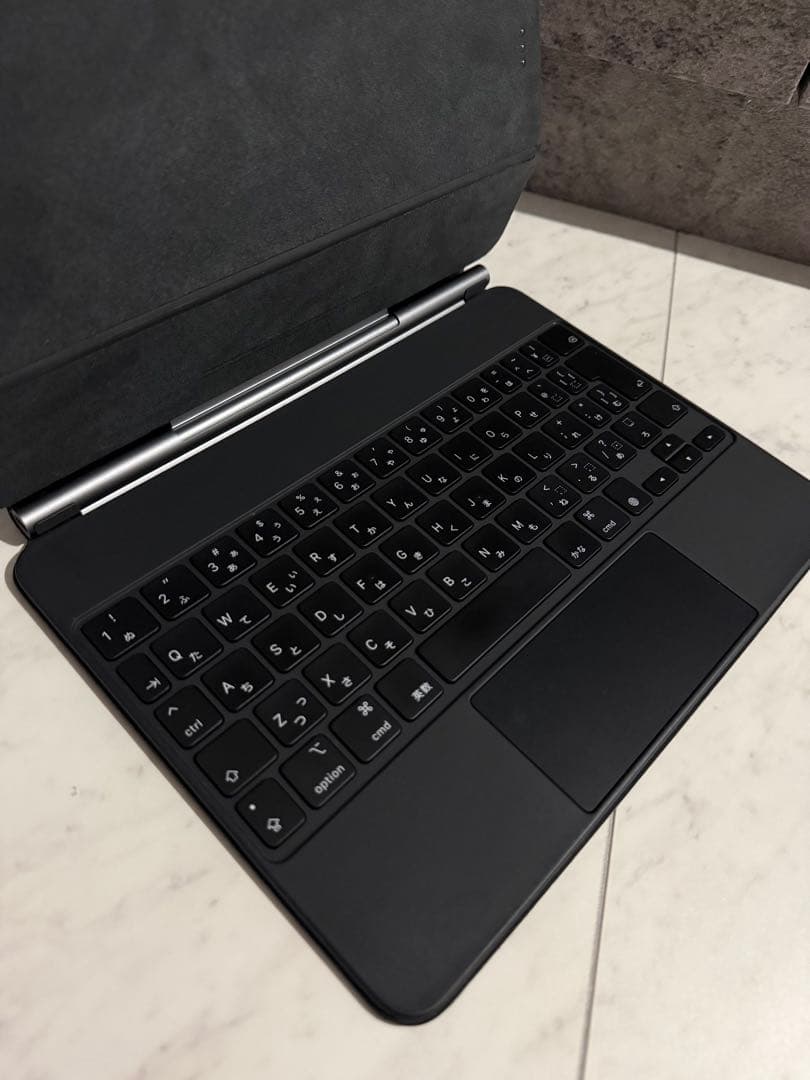 iPad Pro 11インチ　第四世代　Magic Keyboard 128GB