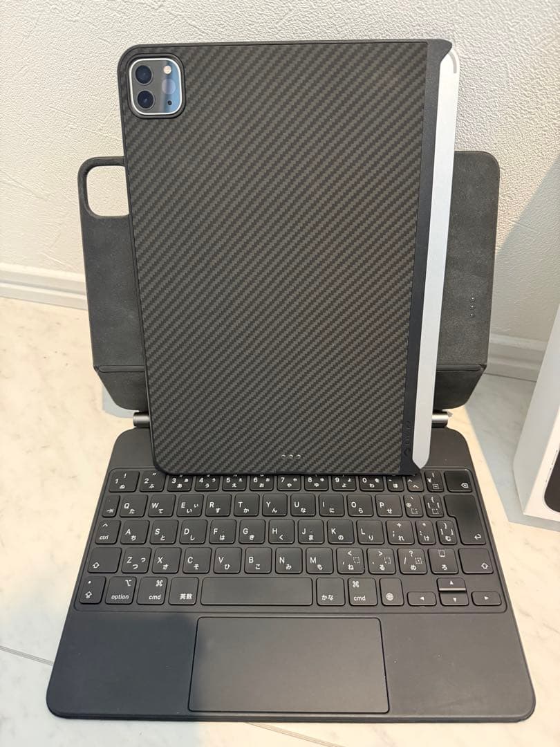 iPad Pro 11インチ　第四世代　Magic Keyboard 128GB