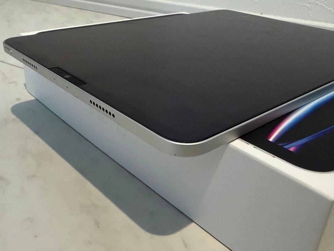 iPad Pro 11インチ　第四世代　Magic Keyboard 128GB
