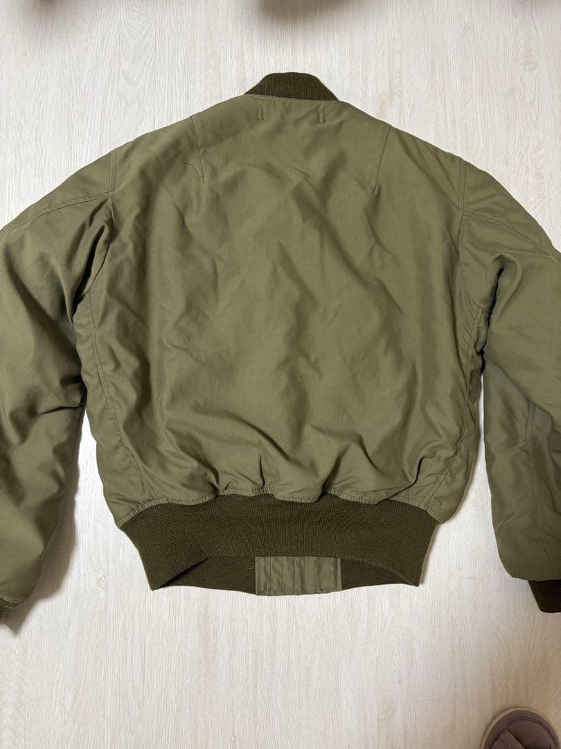 B-15A フライトジャケット オリーブ色