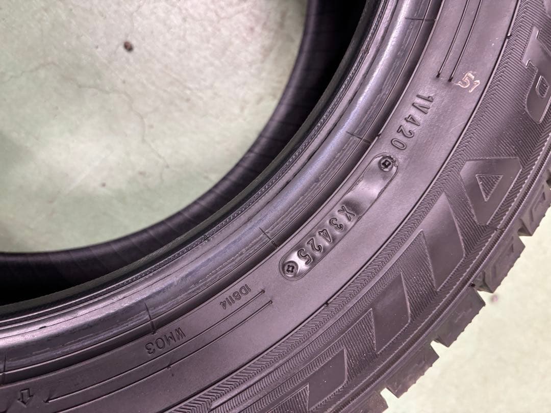 ②冬タイヤ 205/60R16 2本セット通常33000→30000円20日まで