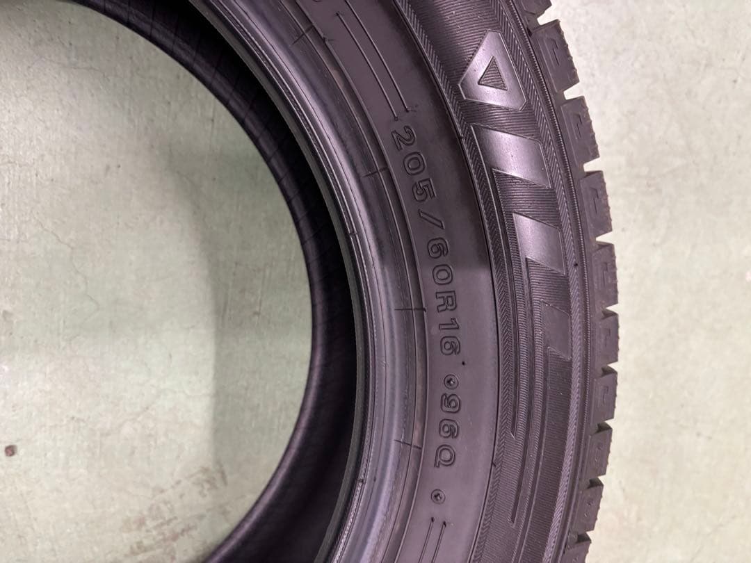 ②冬タイヤ 205/60R16 2本セット通常33000→30000円20日まで