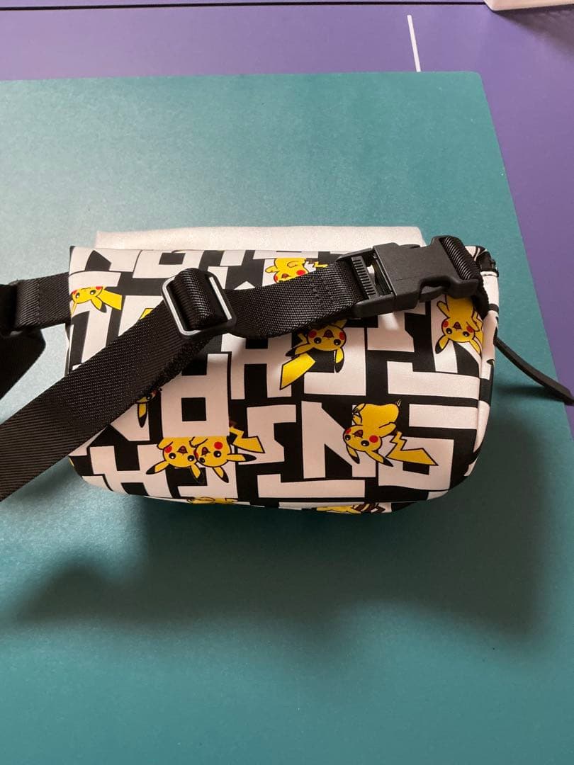 LONGCHAMP ピカチュウ柄 ウエストポーチ