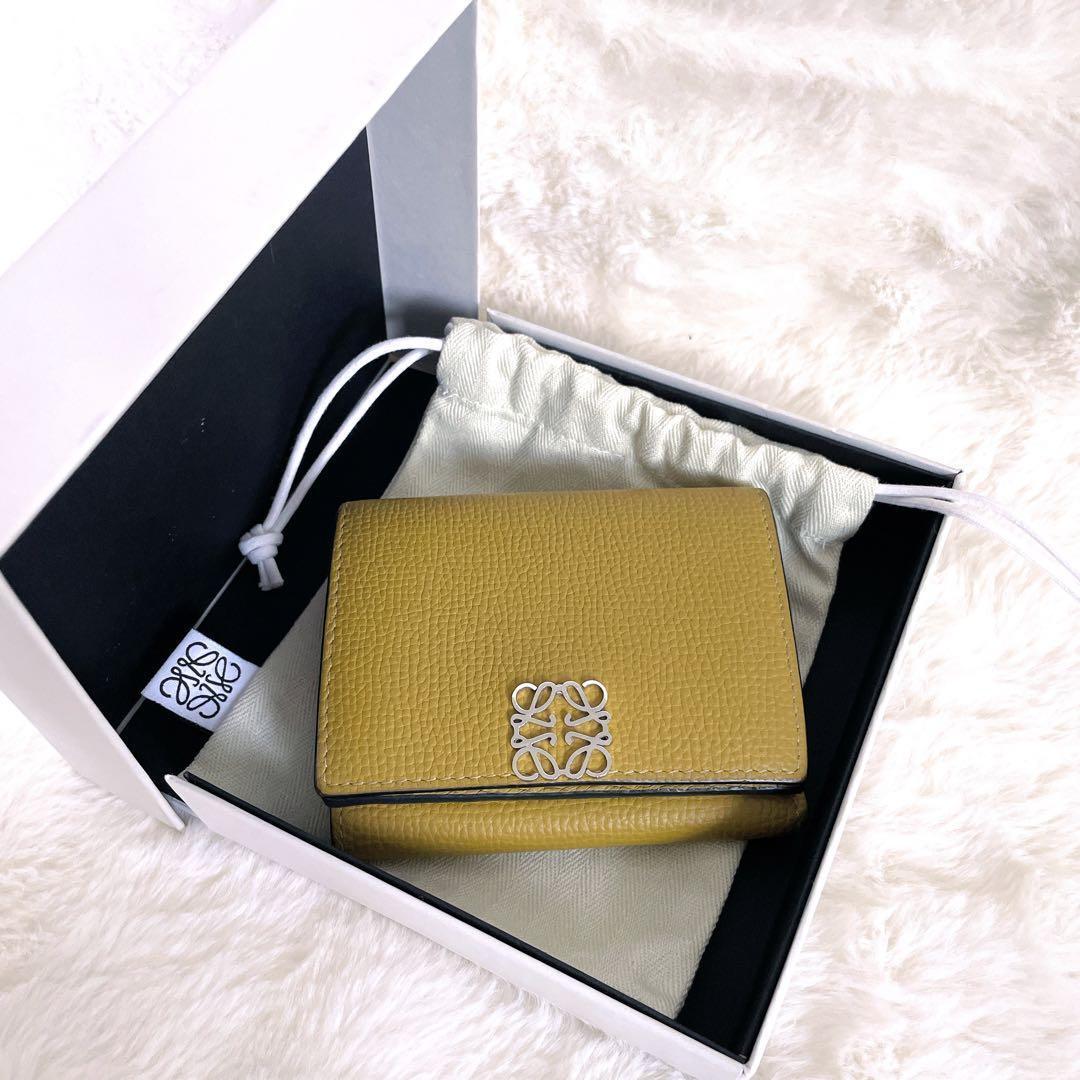 【希少カラー】 LOEWE アナグラム トライフォールド 三つ折り財布 可愛い