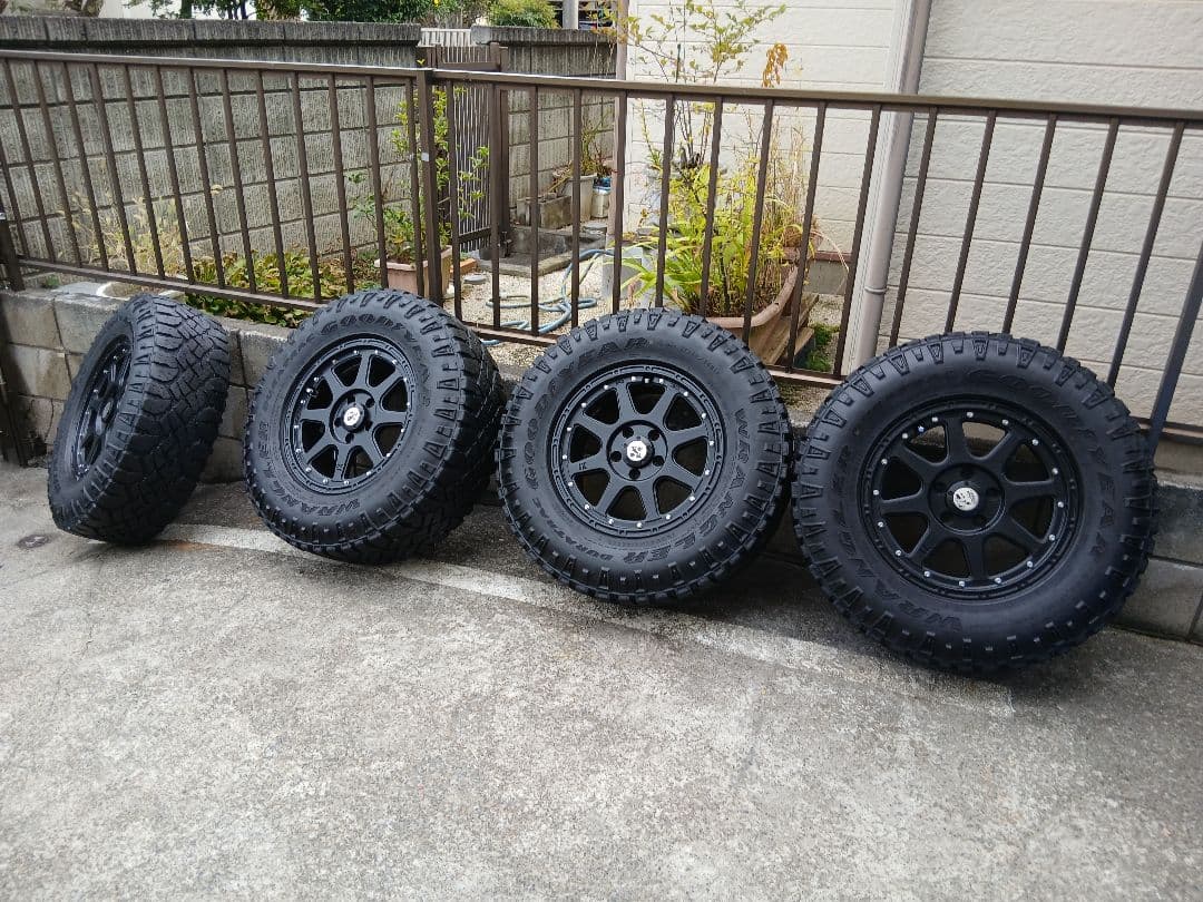 ①MLJ エクストリームJ 16in 7J +35 PCD114.3 2個