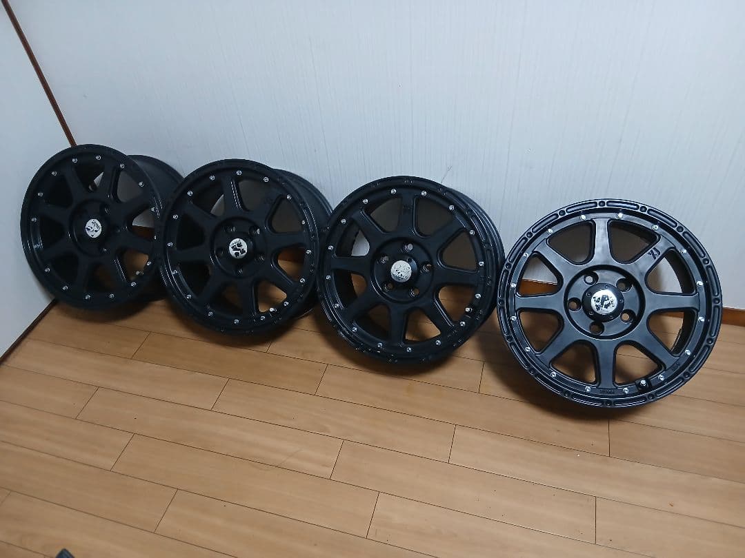 ①MLJ エクストリームJ 16in 7J +35 PCD114.3 2個