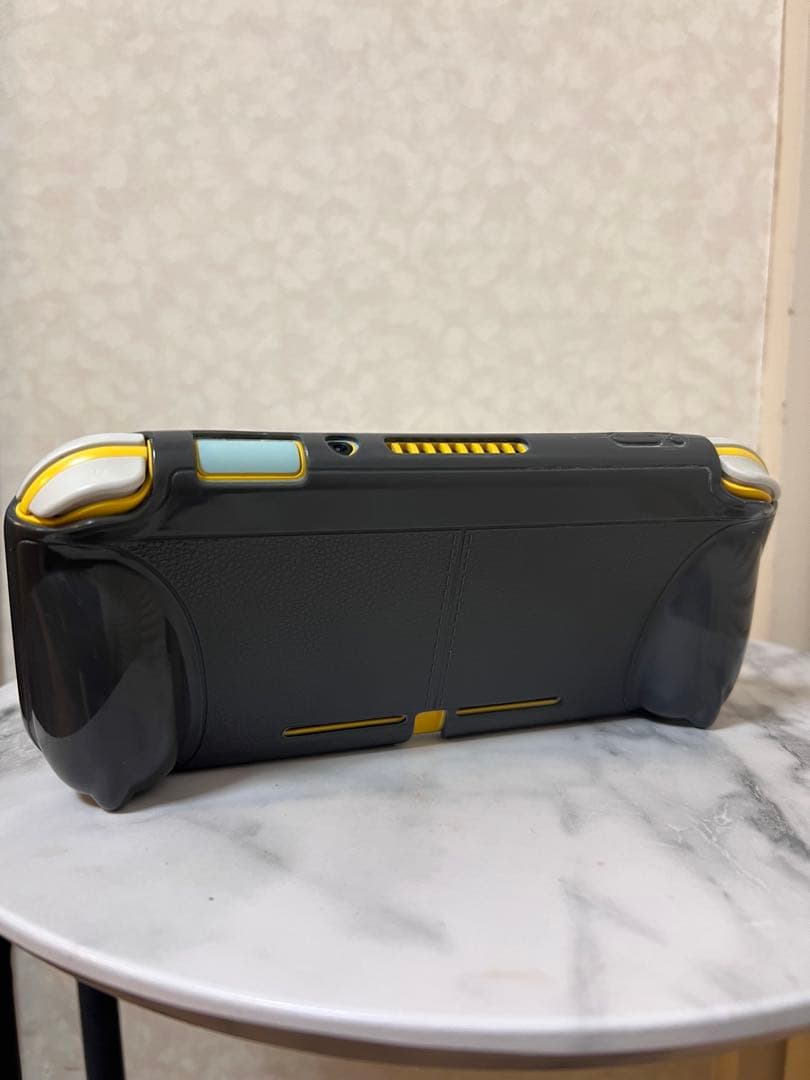 Nintendo Switch Lite 本体 カバー付き
