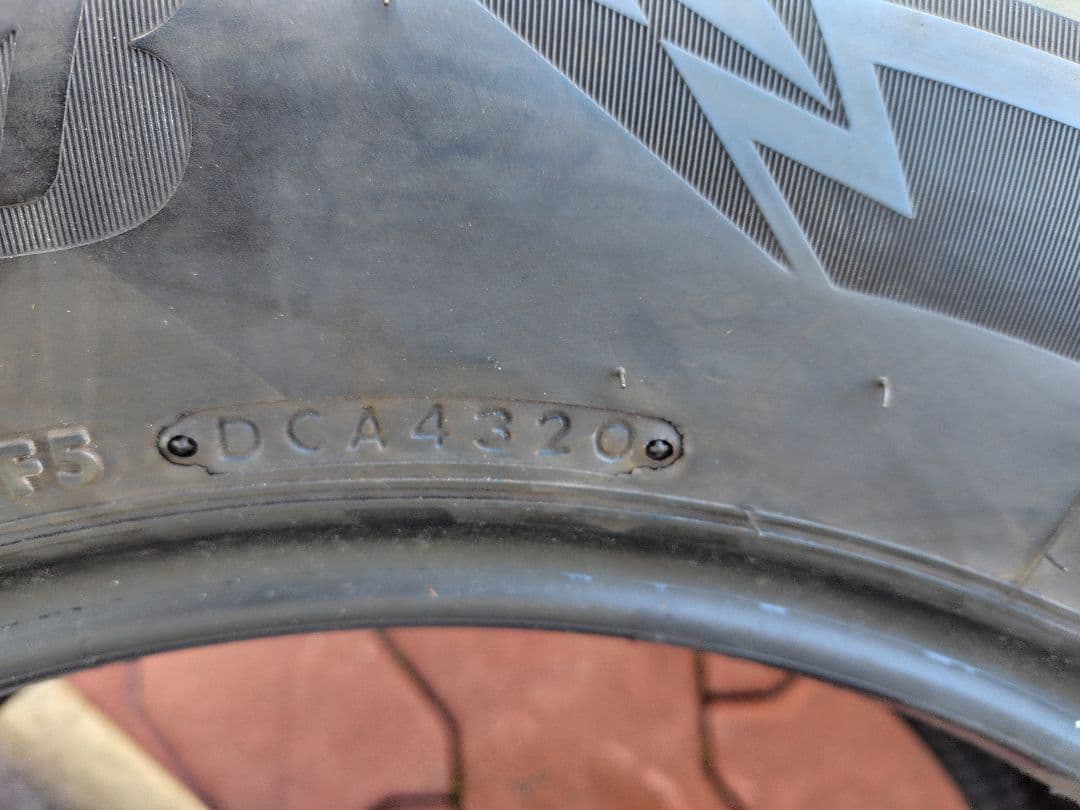 ブリザックDM-V3 225/65R17 2020年製