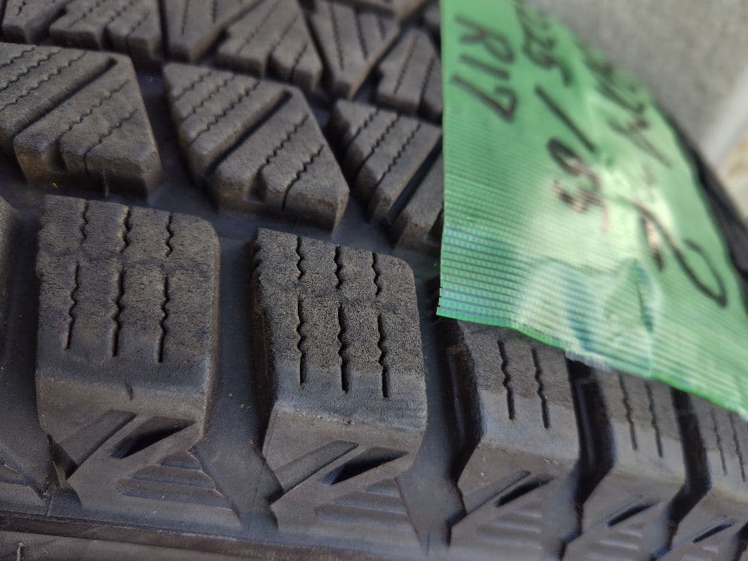 ブリザックDM-V3 225/65R17 2020年製