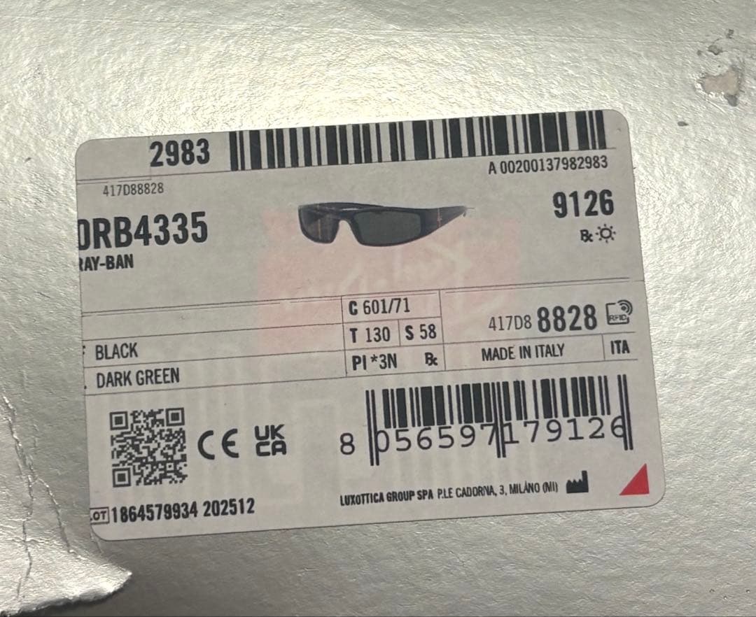 完売品　rayban RB4335 レイバン　ジェニ　jennie着用