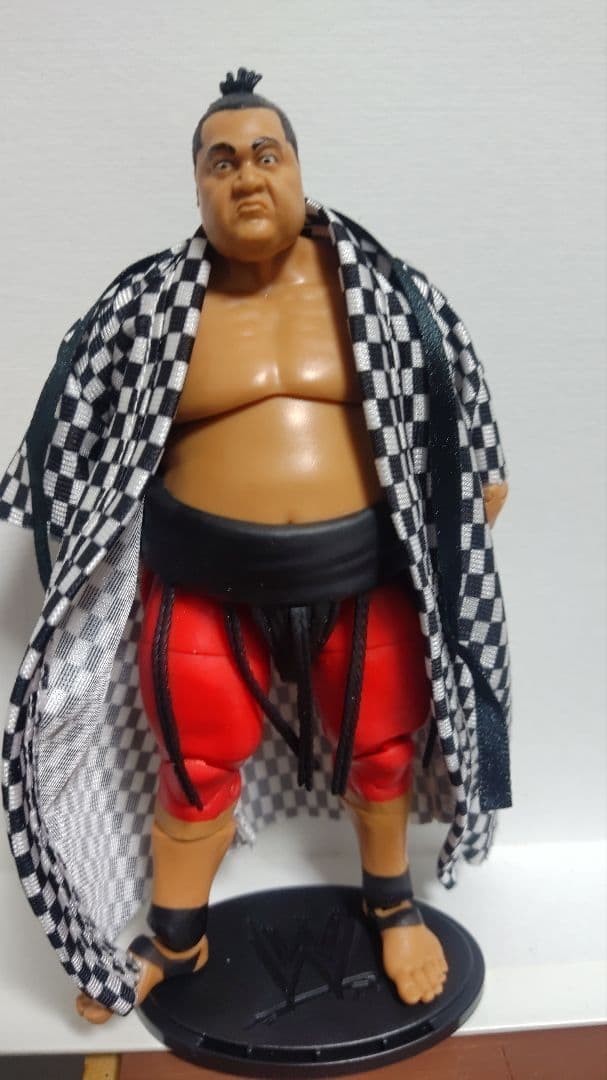 マテル版　WWEプロレスフィギュア ヨコヅナ