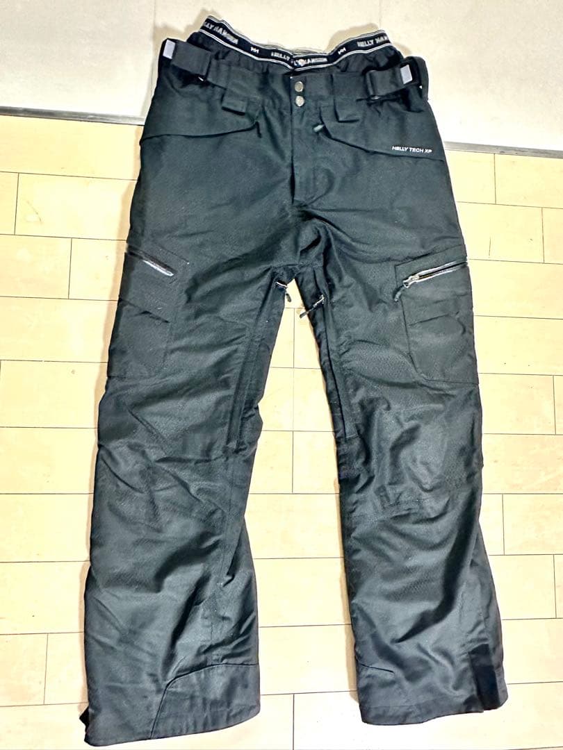 ヘリーハンセン　HellyHansen スノーボードウェア　上下セットアップ