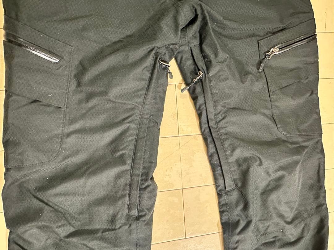 ヘリーハンセン　HellyHansen スノーボードウェア　上下セットアップ