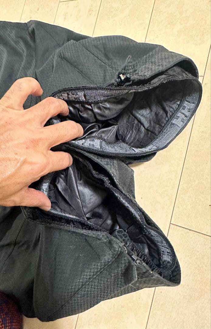 ヘリーハンセン　HellyHansen スノーボードウェア　上下セットアップ