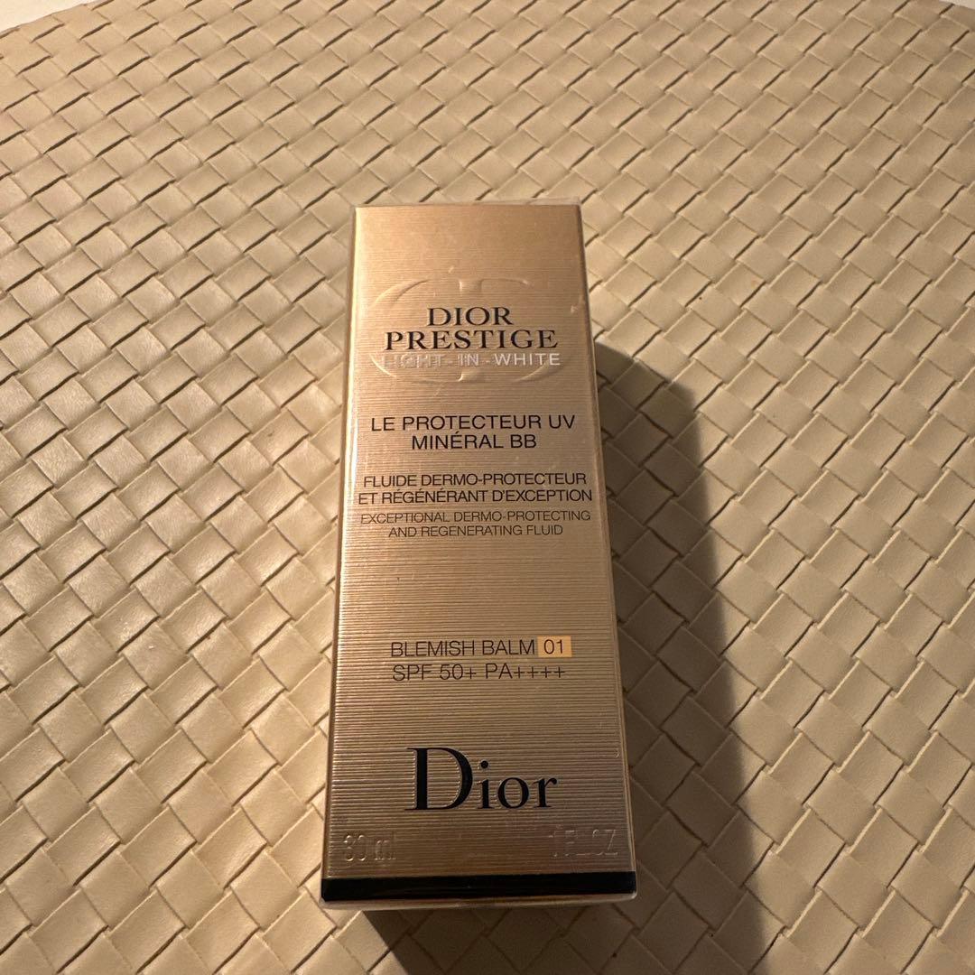 化粧下地 Dior Prestige Protecteur UV Mineral BB01
