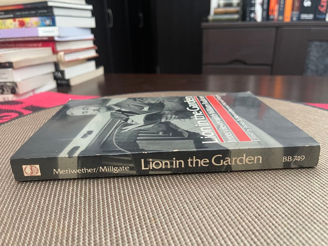 洋書 Lion in the Garden: William Faulkner
