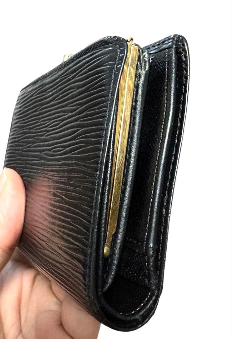 ルイヴィトン 二つ折り財布 エピ ポルトフォイユ ヴィエノワ