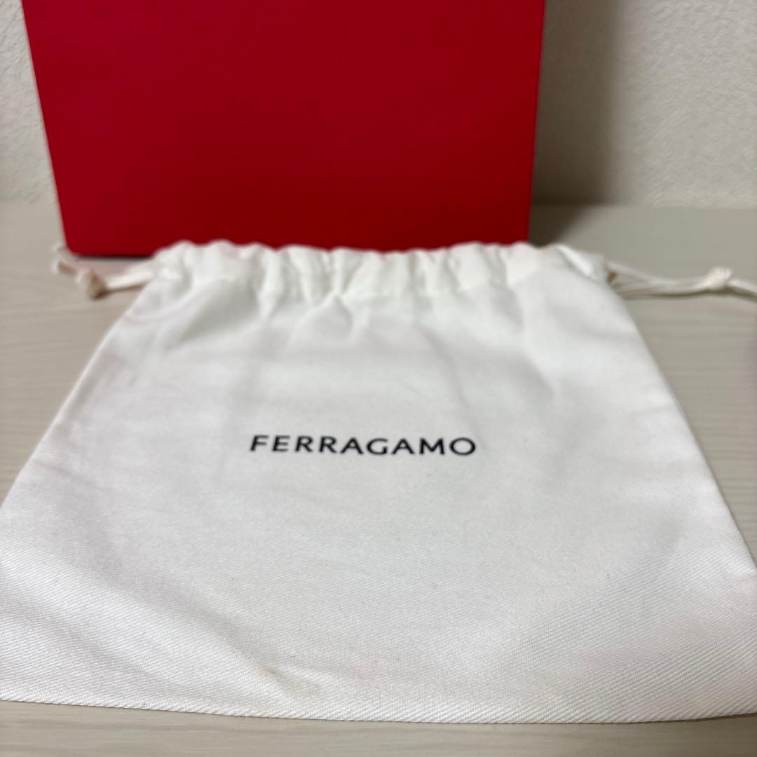 【FERRAGAMO】フェラガモ　カチューシャ（新ロゴショッパー&保存袋付き）