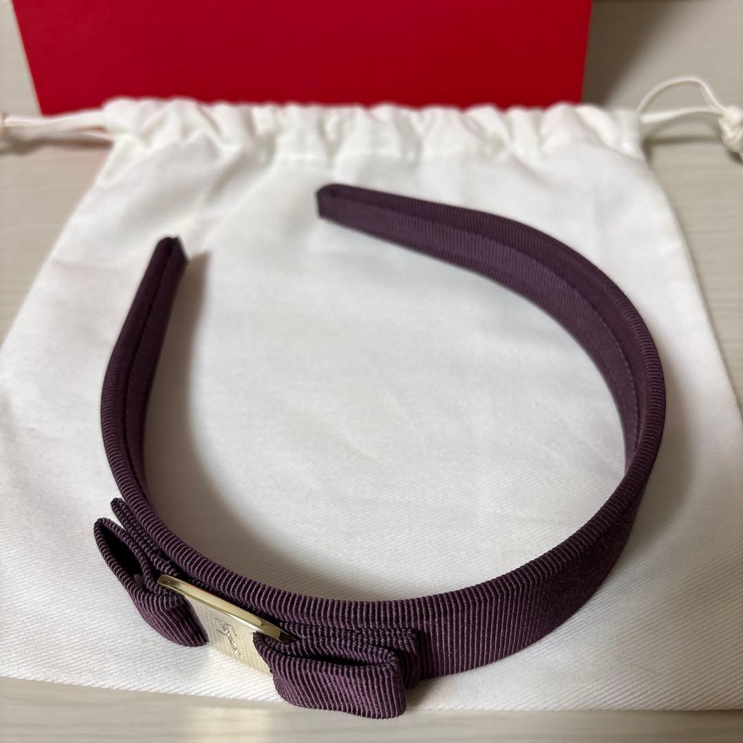 【FERRAGAMO】フェラガモ　カチューシャ（新ロゴショッパー&保存袋付き）