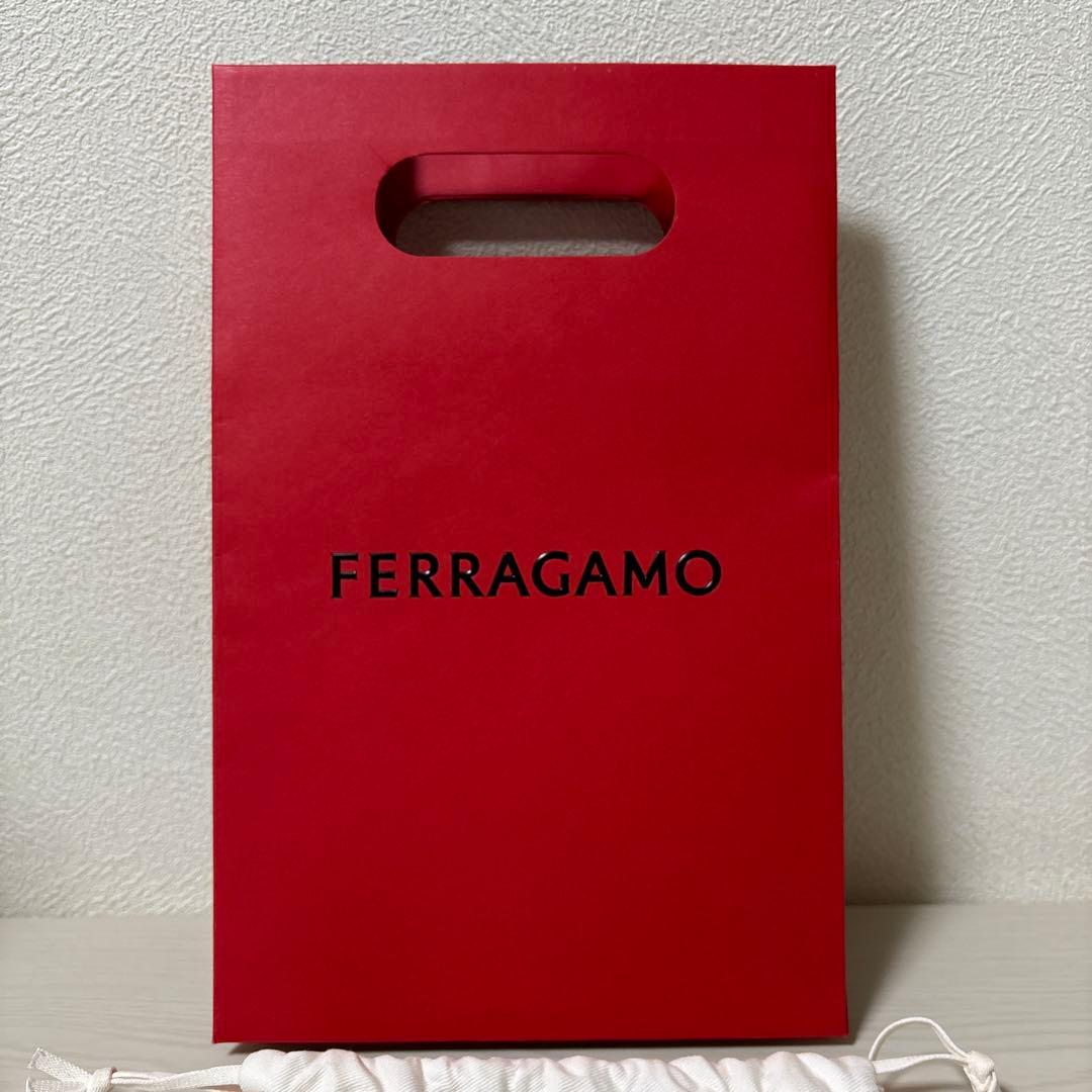 【FERRAGAMO】フェラガモ　カチューシャ（新ロゴショッパー&保存袋付き）