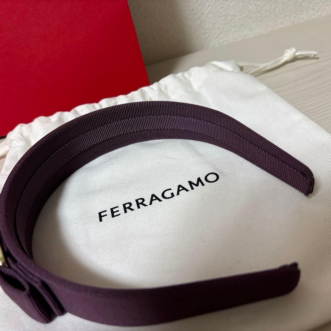 【FERRAGAMO】フェラガモ　カチューシャ（新ロゴショッパー&保存袋付き）