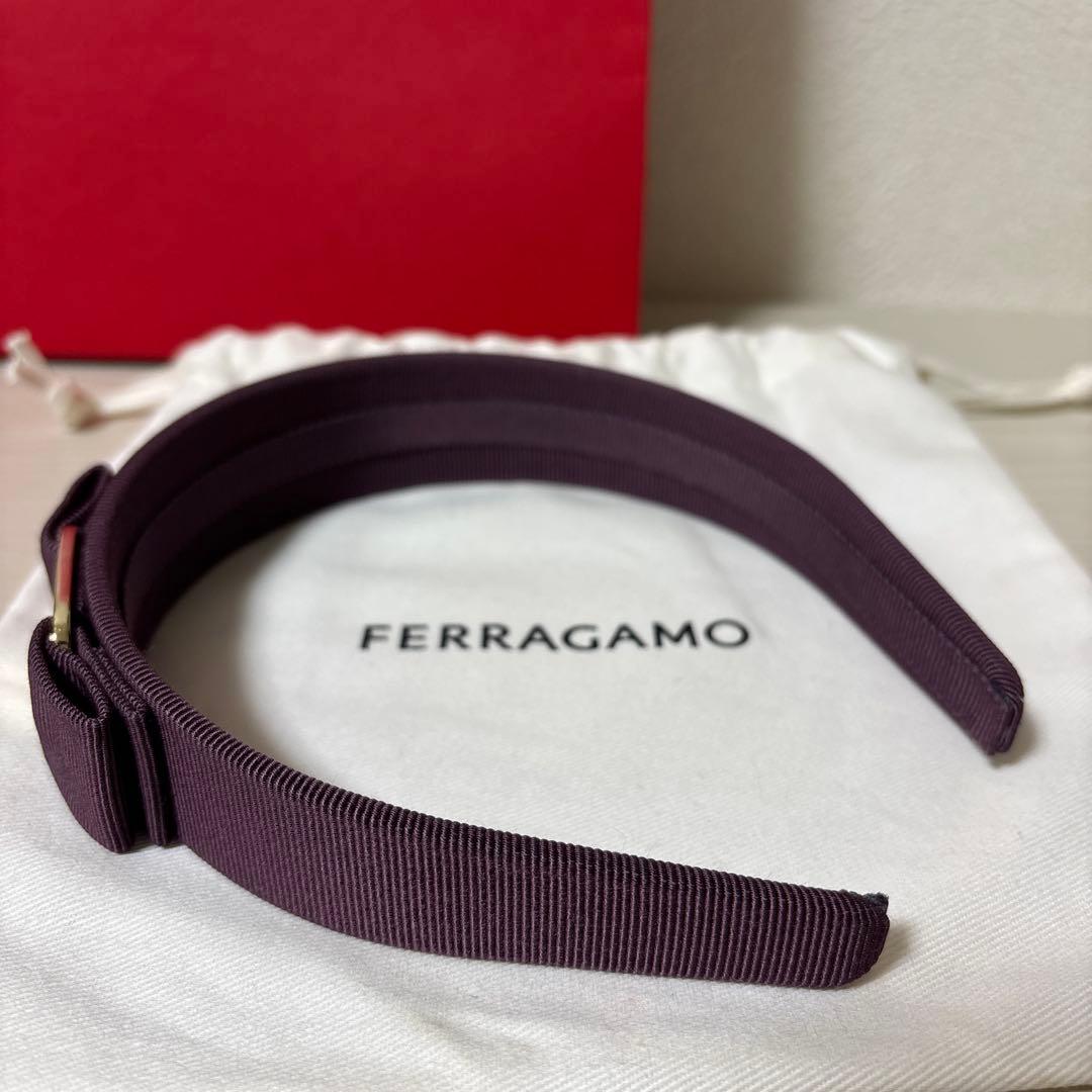 【FERRAGAMO】フェラガモ　カチューシャ（新ロゴショッパー&保存袋付き）