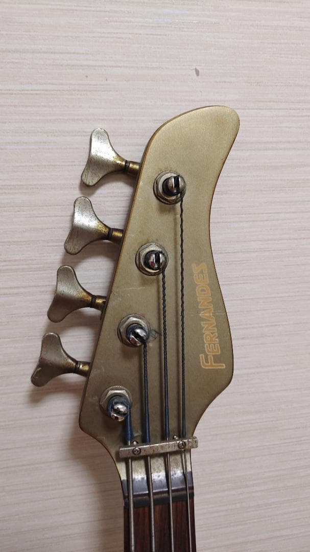 ベース Fernandes Bass
