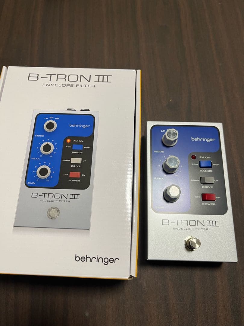 ベース behringer B-TRON III