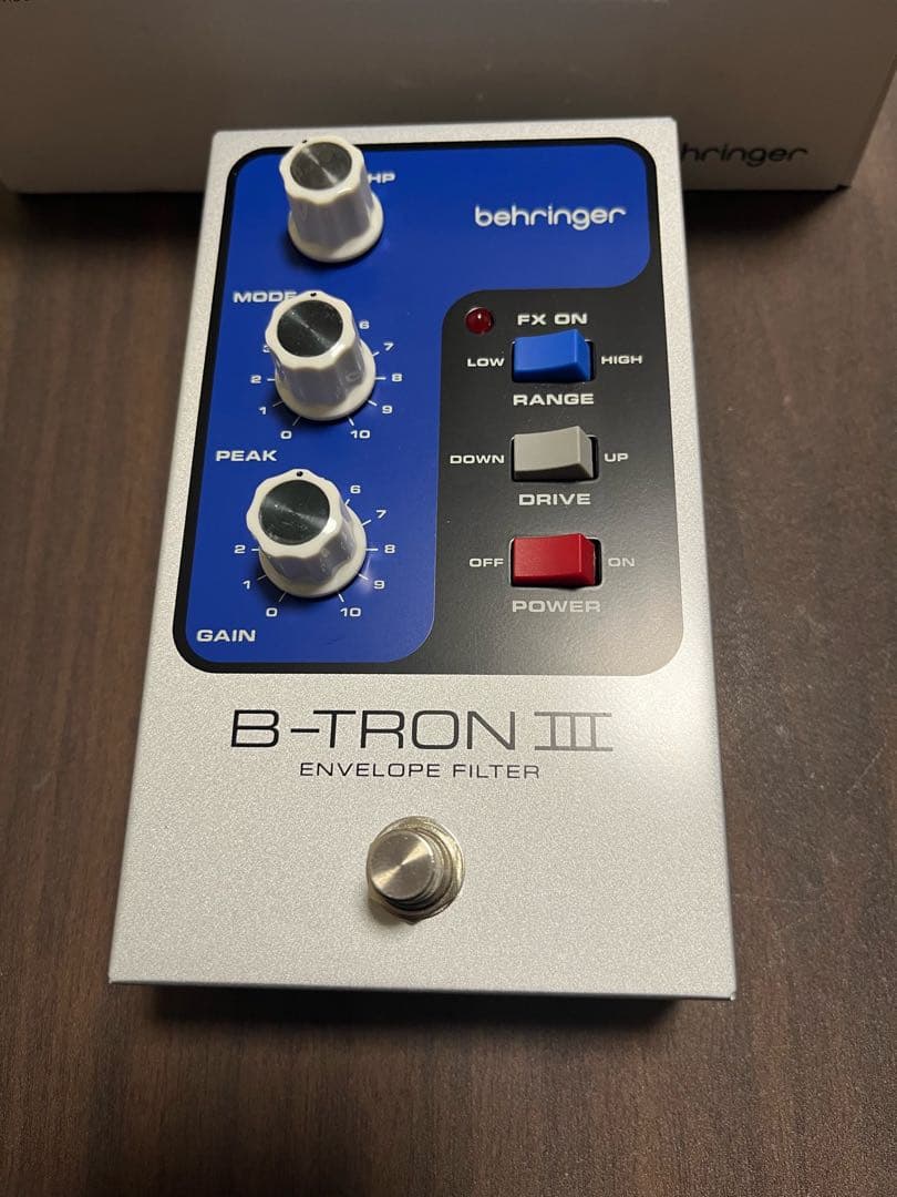 ベース behringer B-TRON III
