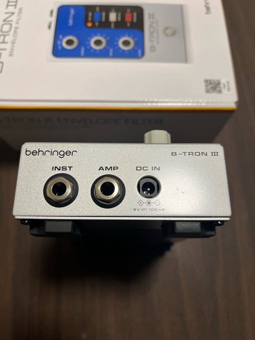ベース behringer B-TRON III