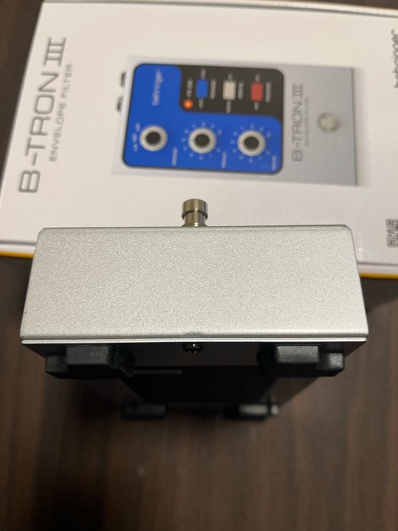 ベース behringer B-TRON III