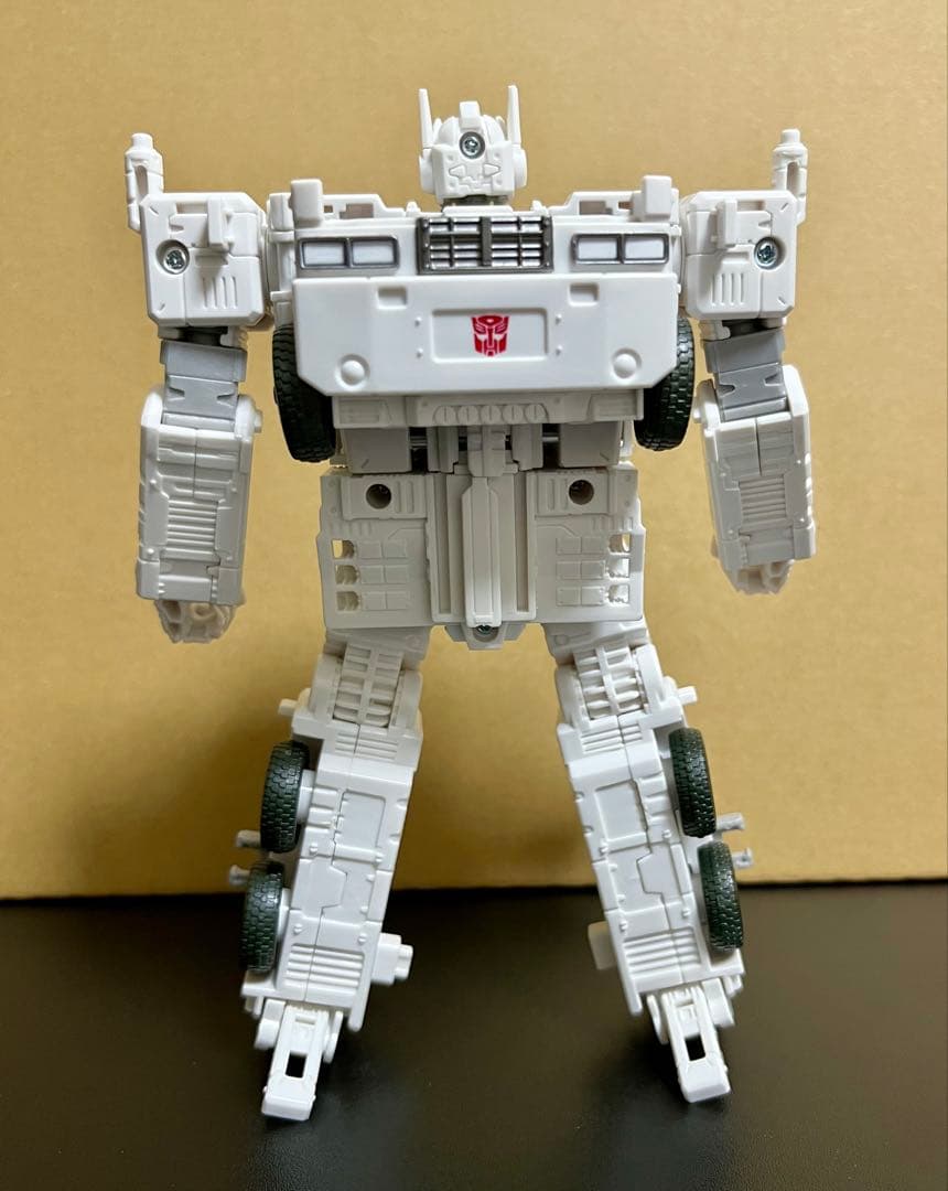 KD-11 ウルトラマグナス トランスフォーマー