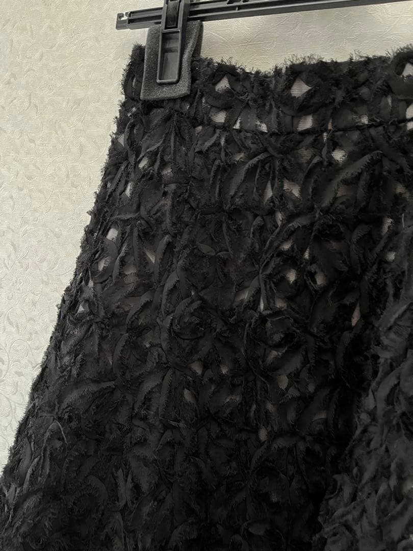 美品　アプワイザー　リボン刺繍ミディスカート