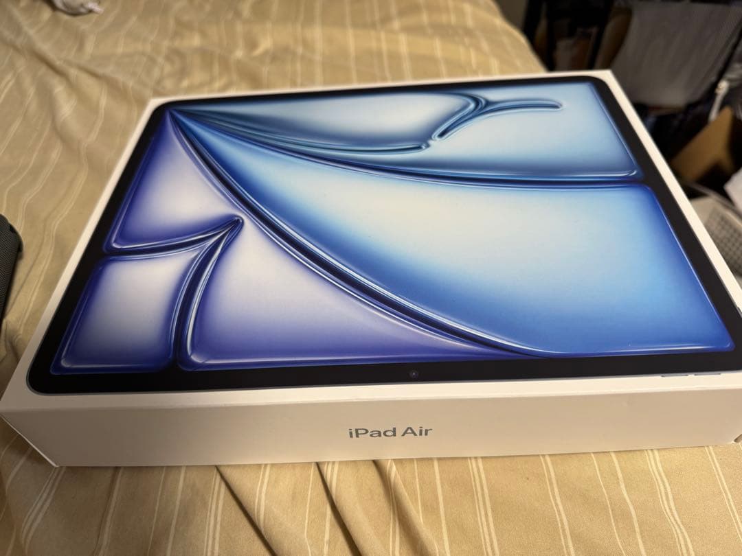 iPad Air 13インチ(M3) 128GB Wi‑Fi ブルー + 他2つ