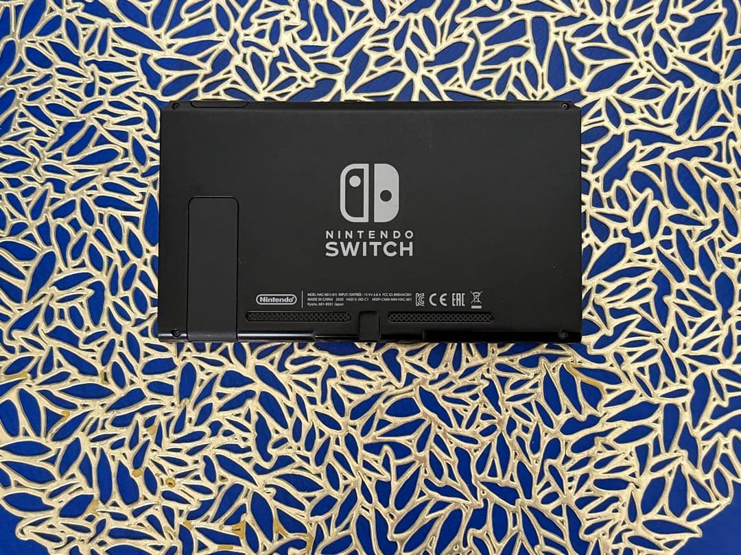 【美品】Nintendo Switch 任天堂スイッチ　本体のみ