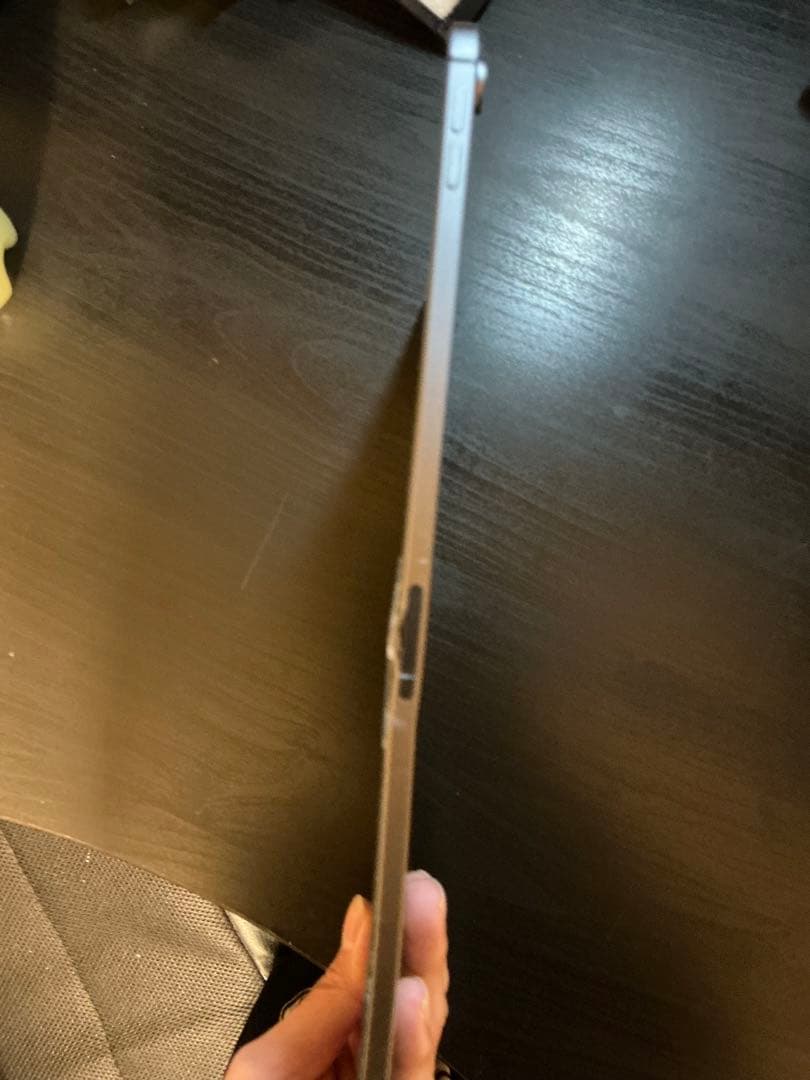 iPad シルバー 画面ひび割れあり