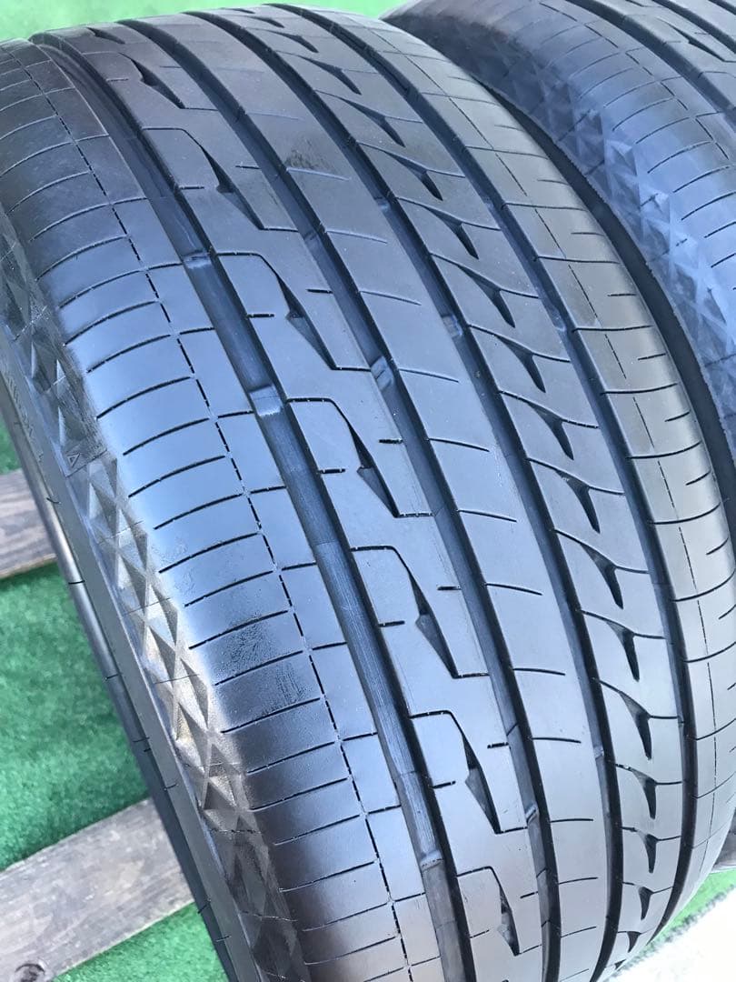 255/40 R19 BRIDGESTONE REGNO ラジアルタイヤ
