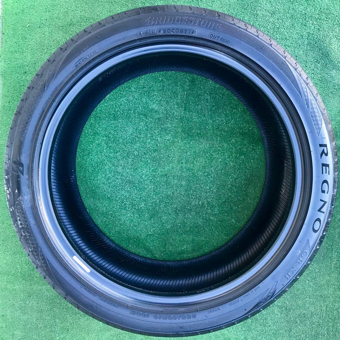 255/40 R19 BRIDGESTONE REGNO ラジアルタイヤ
