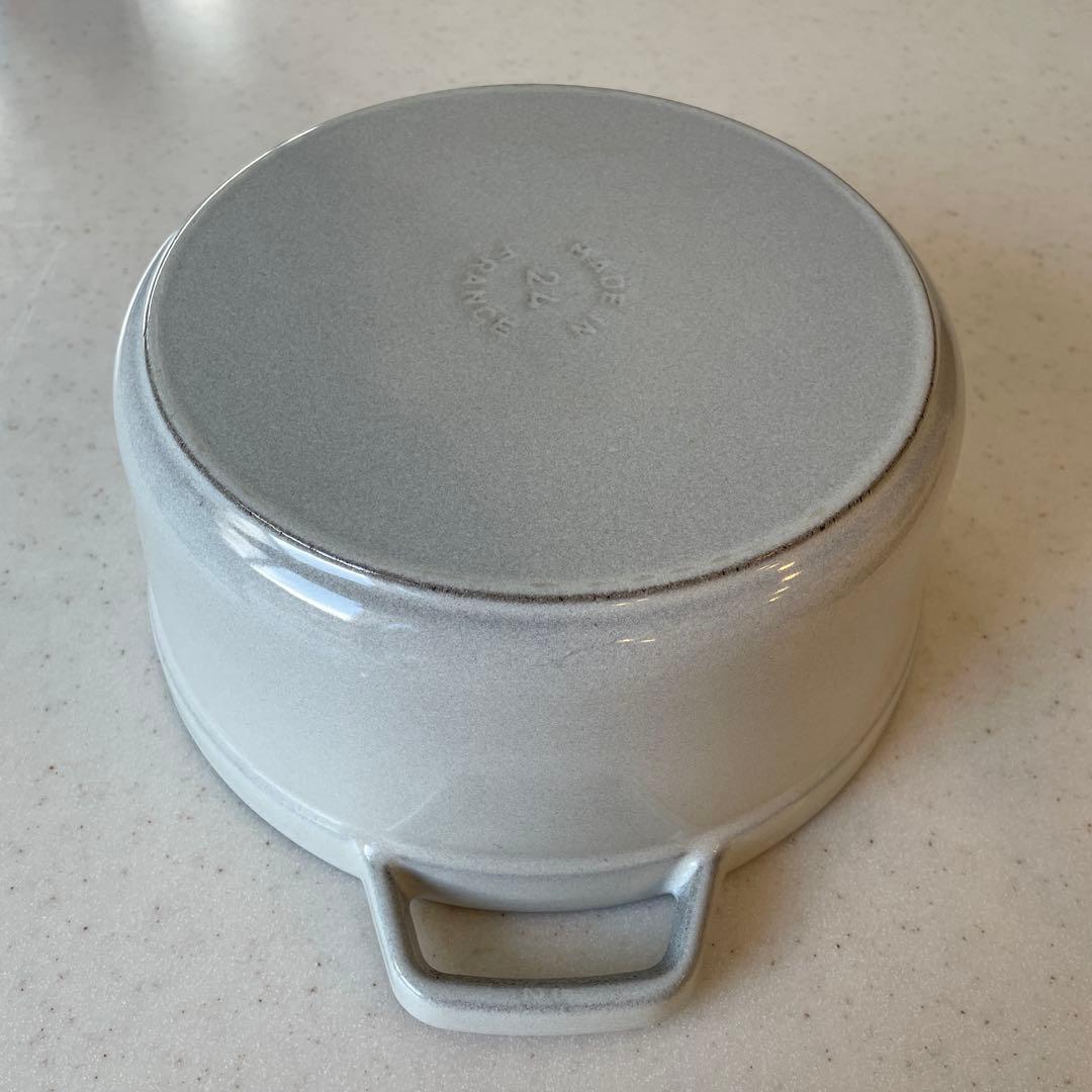 STAUB ピコ・ココット 24 cm ラウンド (カンパーニュ) 鍋　ストウブ