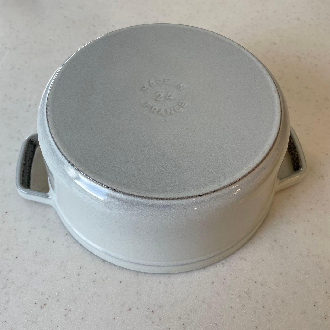STAUB ピコ・ココット 24 cm ラウンド (カンパーニュ) 鍋　ストウブ