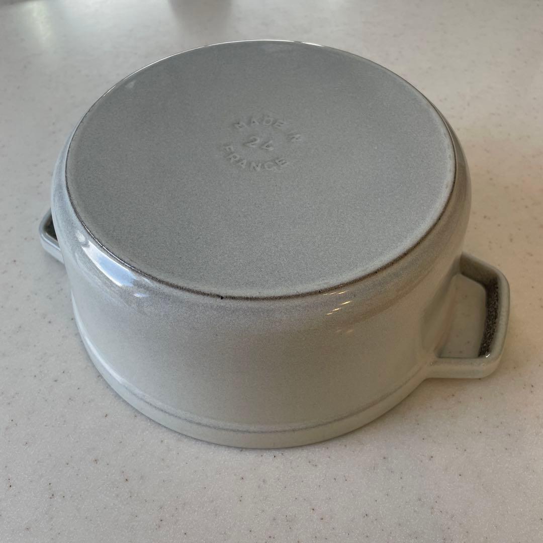 STAUB ピコ・ココット 24 cm ラウンド (カンパーニュ) 鍋　ストウブ