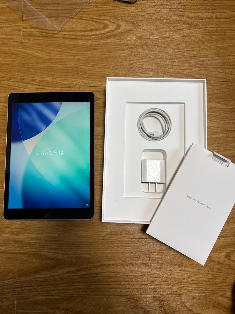 Apple iPad 9世代　箱、充電器付き