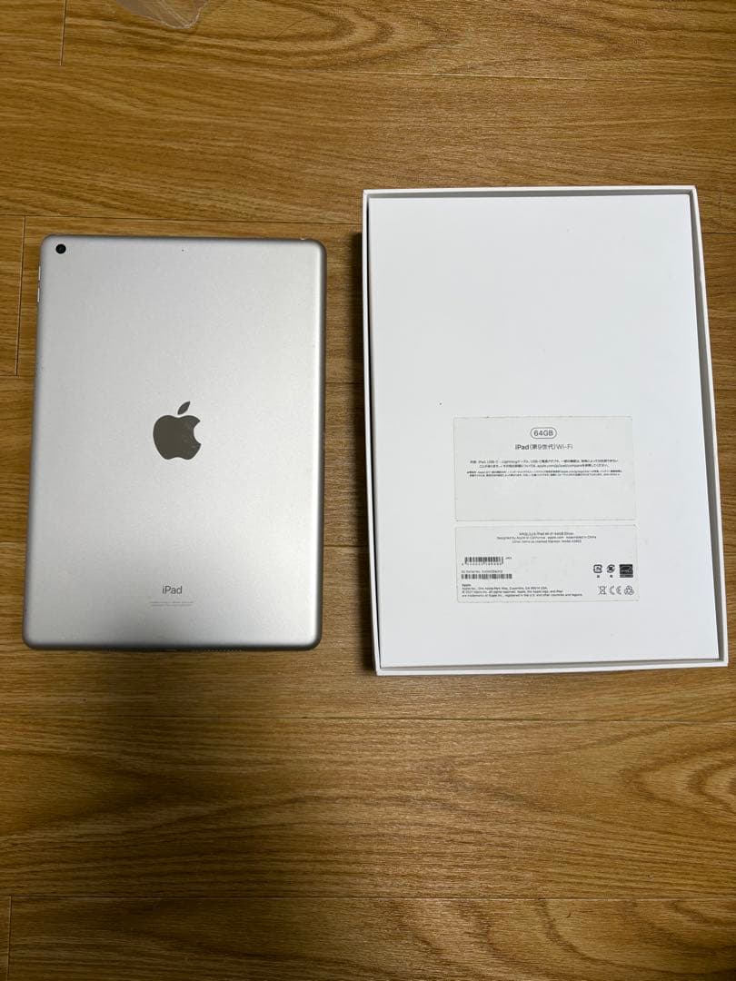 Apple iPad 9世代　箱、充電器付き