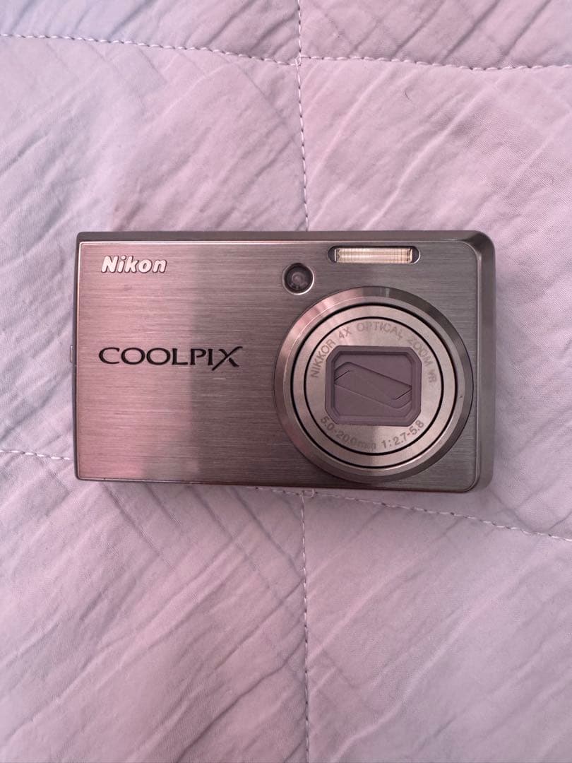 Nikon COOLPIX デジタルカメラ 本体と付属品