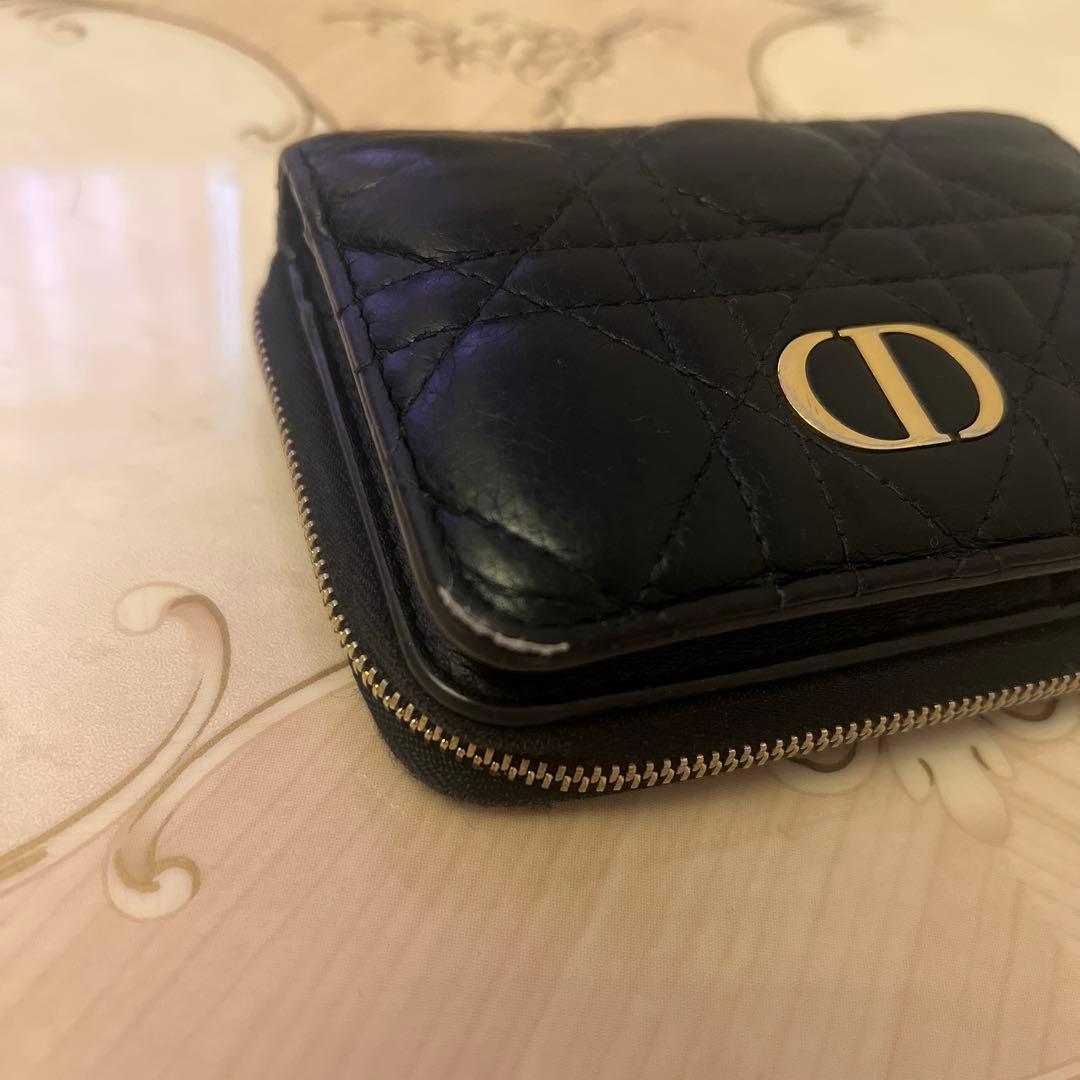 Dior Caro Scarlet ウォレット　カナージュ カーフスキン