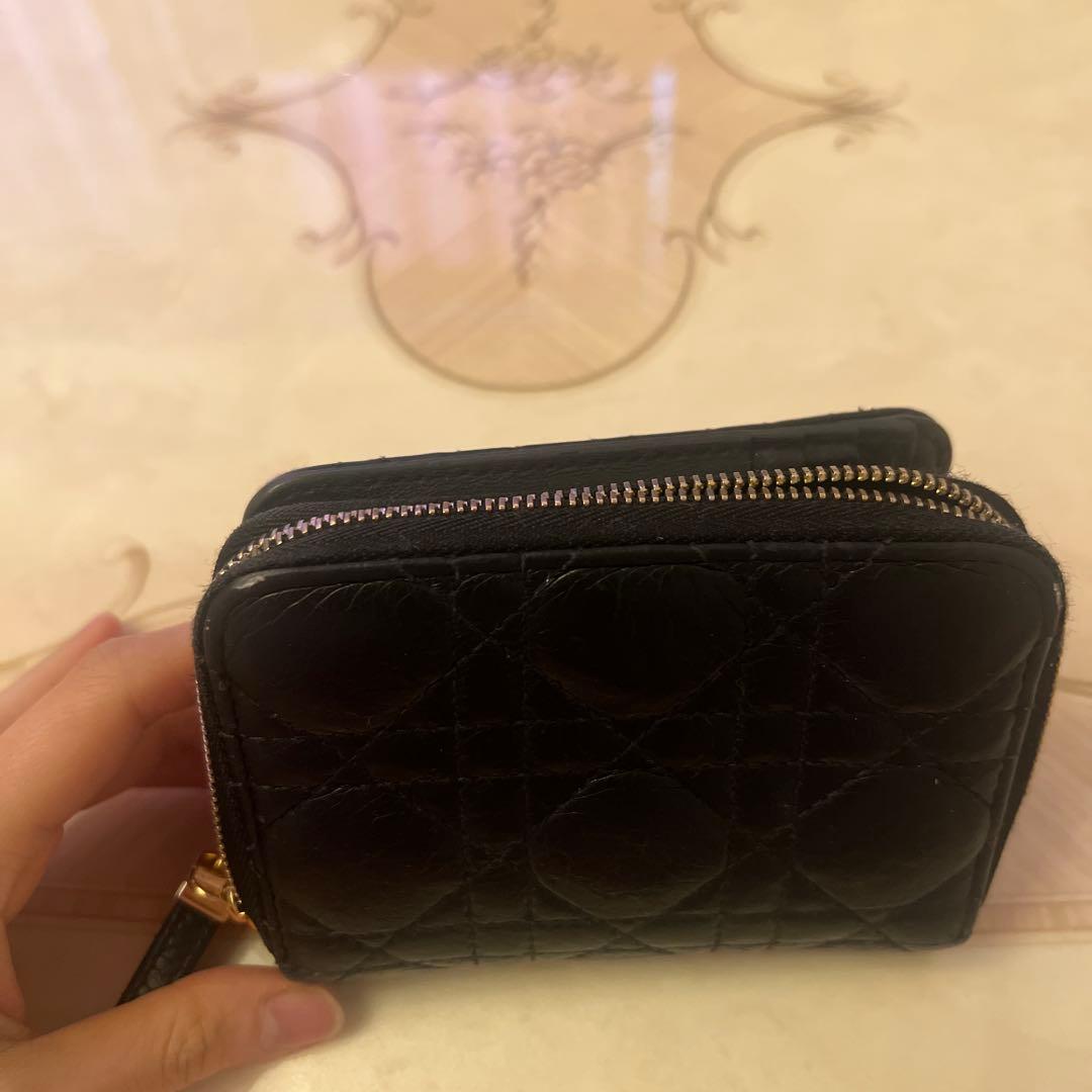 Dior Caro Scarlet ウォレット　カナージュ カーフスキン