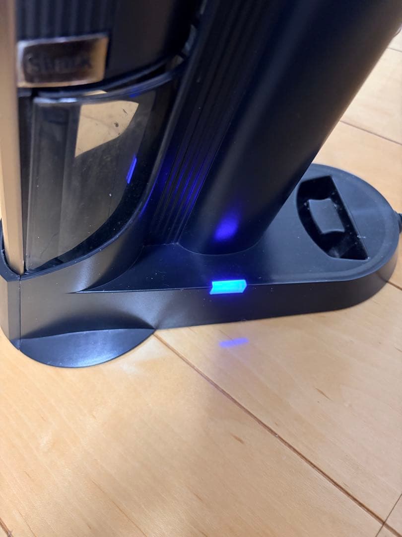 シャーク　スティッククリーナー本体 充電ドック付き