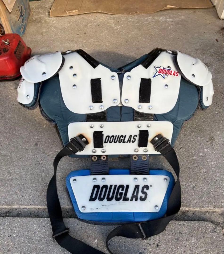 ショルダー　防具　ダグラス　アメフト　S DOUGLAS アメリカンフットボール